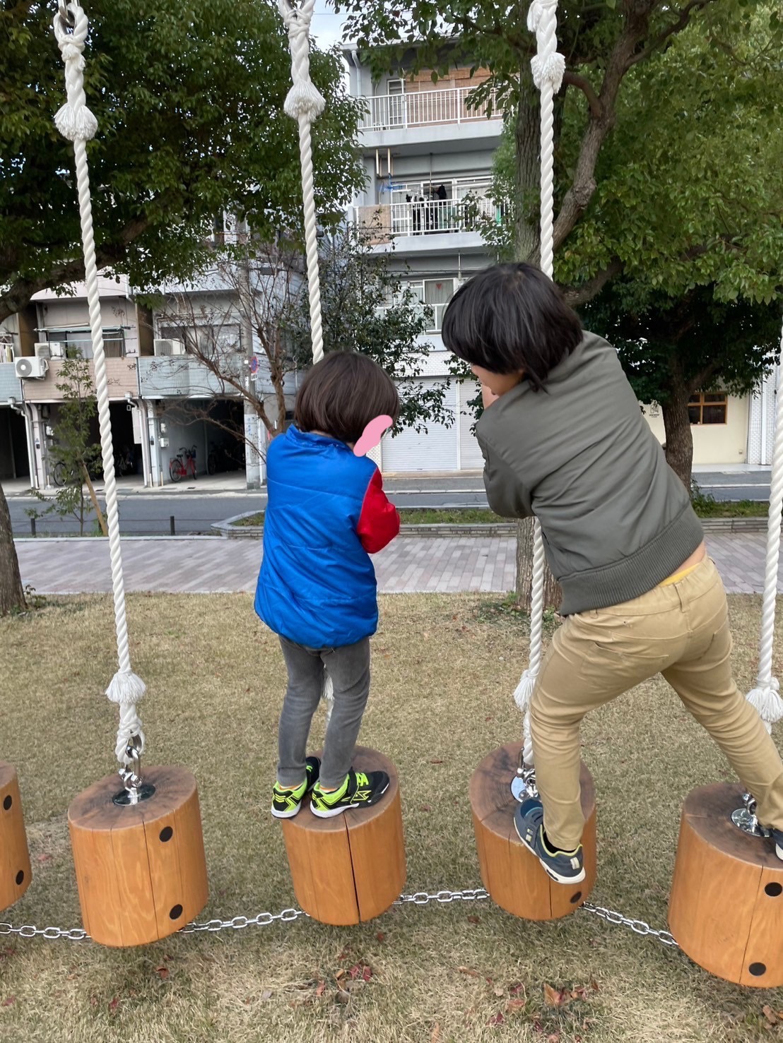 大阪市浪速区の放課後等デイサービスオハナピース大阪日本橋の世木公園へおでかけ